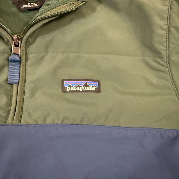 Patagonia Forest Green Hooded Jacket - Picture 3 of 4